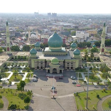 Sabrina Hotel Sisingamangaraja Pekanbaru Exterior foto